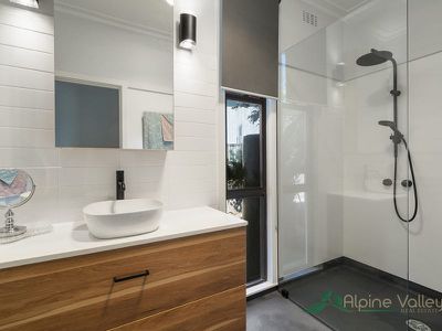 3 Mountain Avenue, Mount Beauty