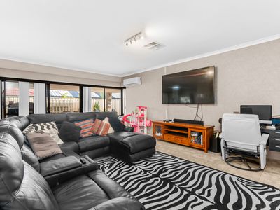 7 Ellesmere Circuit, Success