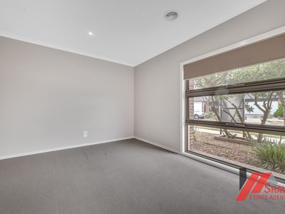 18 Manning Circuit, Tarneit