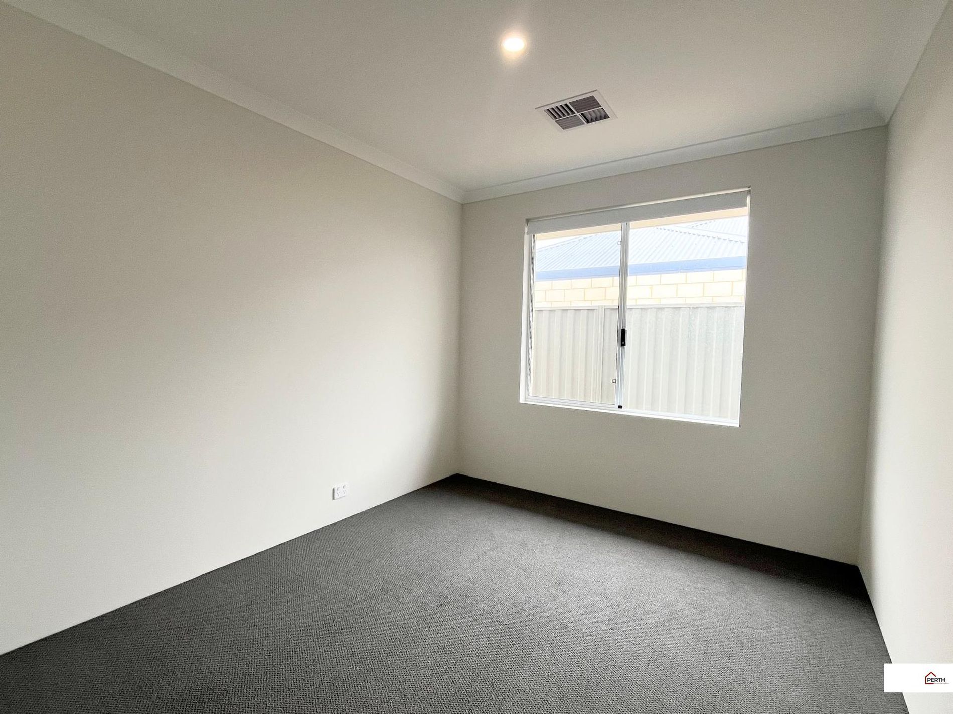 12 Oxley Street, Lakelands