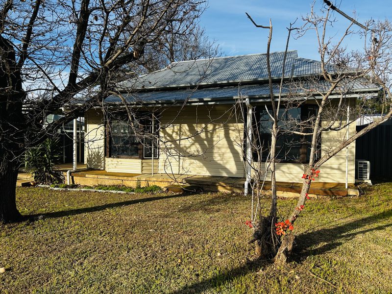 8 Belmore Street, Canowindra