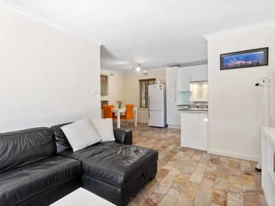8/17 Stanley Street, Scarborough