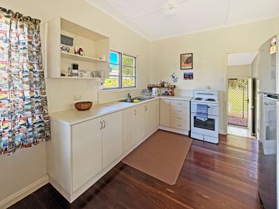 7 ROSE STREET, Atherton
