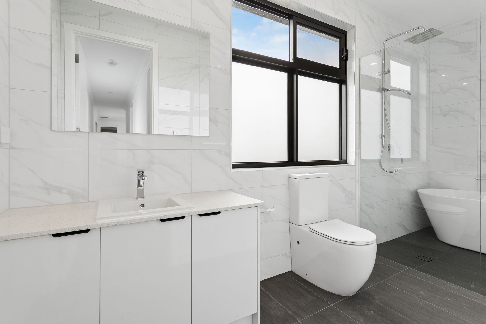 32B Avenue Road, Paradise