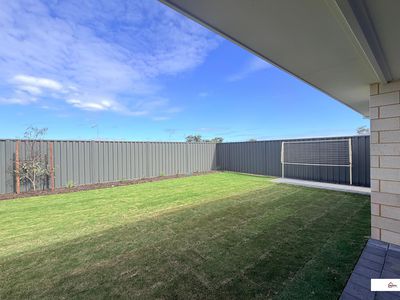 13 Magnolia Way, Lakelands