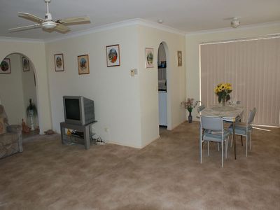 2 / 4 Heath Avenue, Tuncurry