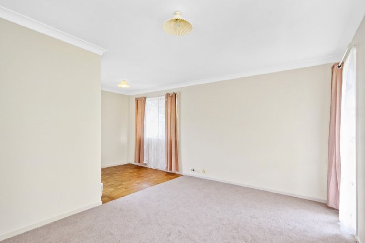 8 Gumleaf Close, Erina
