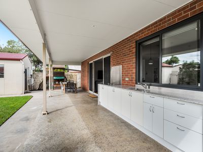 17 Maude Street, Glandore