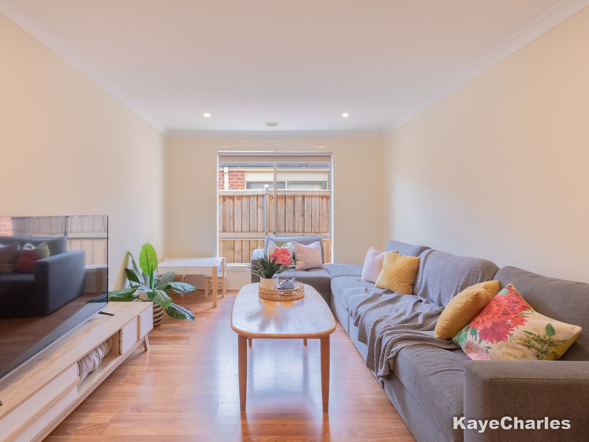 9 Heathcote Grove, Officer Kaye Charles Real Estate