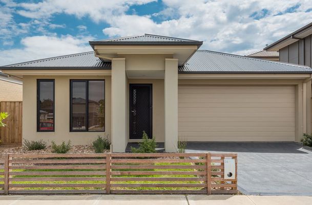 34 Edara Circuit, Greenvale