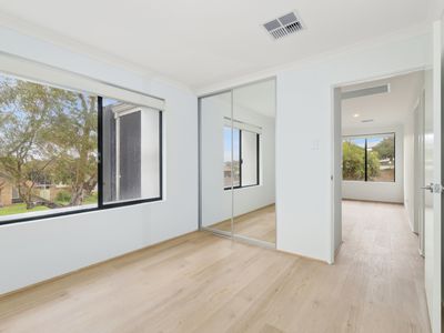 28 Venus Way, Hillarys