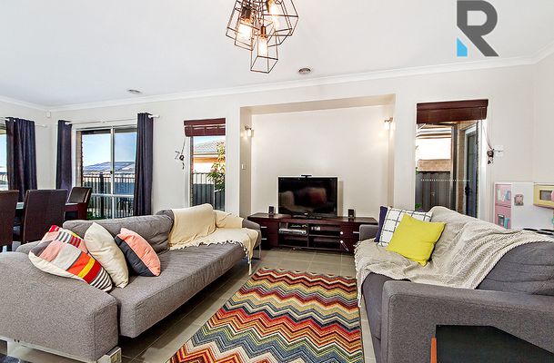 16 Beveridge Drive, Roxburgh Park