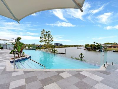 11204 / 5 Harbour Side Court, Biggera Waters