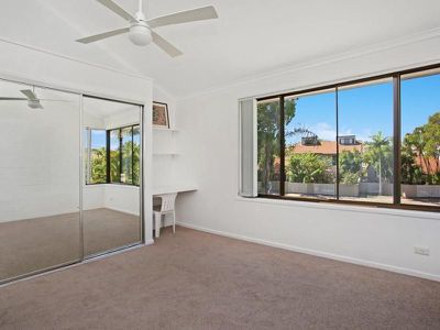 9 / 2 Dolphin Crescent, Noosaville