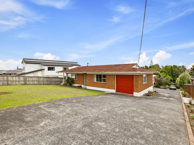1/305 Great North Road, Henderson