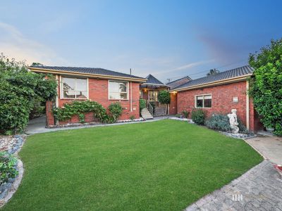 32 Somerset Drive, Dandenong North