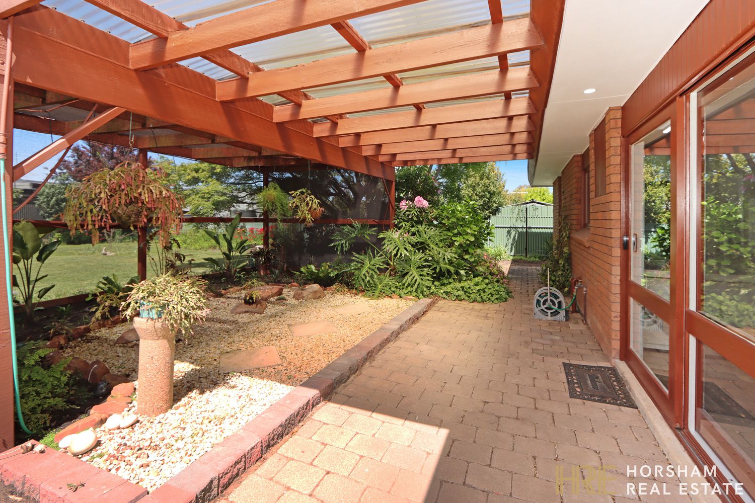 1 Hoskin Court, Horsham