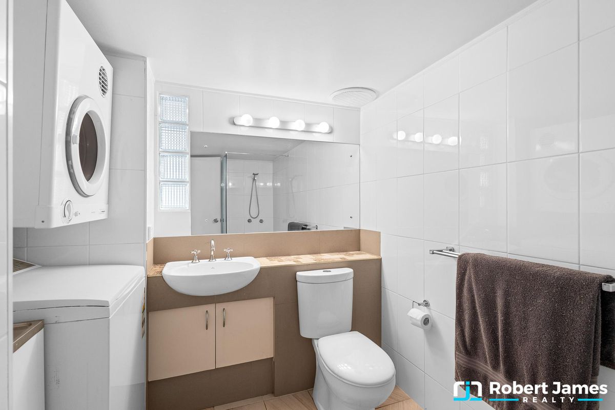 115 / 24 Lake Weyba Drive, Noosaville