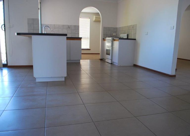 1B Fryer Street, Hallett Cove