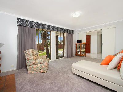 1 Sunningdale Avenue, Rochedale South