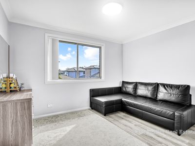 12 Raspberry Crescent, Schofields