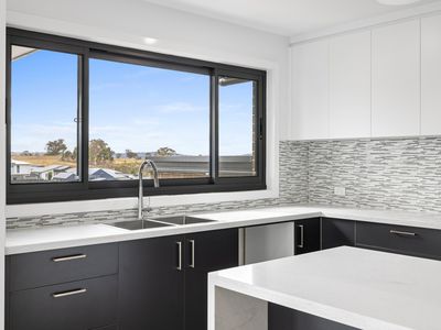 10 Karl Langer Crescent, Taylor