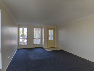 4 / 12 Pine Road, Casula