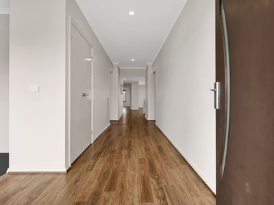 9 Larneuk Drive, Cobblebank