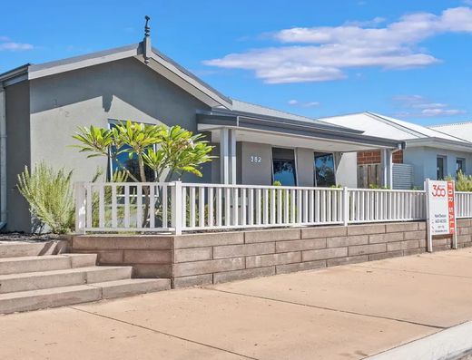 Modern Family Living in a Highly Sought-After Ellenbrook Location!  