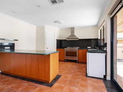 14 Smythe Drive, Broadwood
