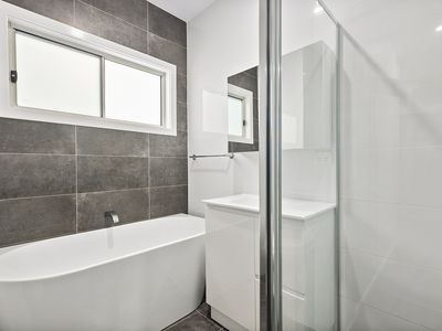 1 Kingston Street, Oak Flats