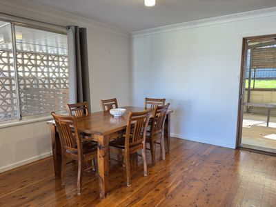 44 Ross Crescent, Griffith