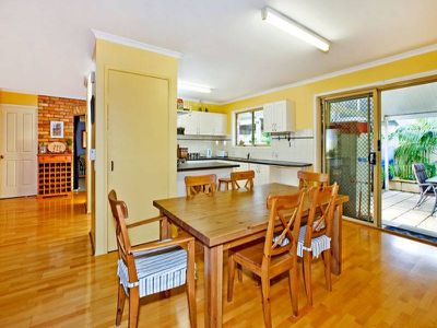 4 Justora Street, Rochedale South