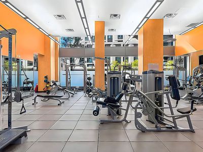 apt 20b / 10 West End Avenue, International