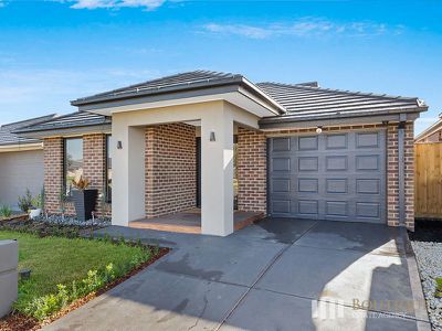 87 Lineham Drive, Cranbourne East