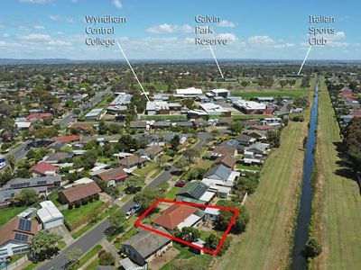 10 Centenary Crescent, Werribee