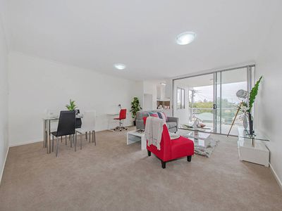 2/54 Yamboyna Street, Manly