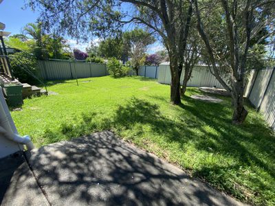 43 Lake Road, Balcolyn