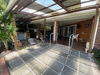 24 Cassandra Crescent, Urangan