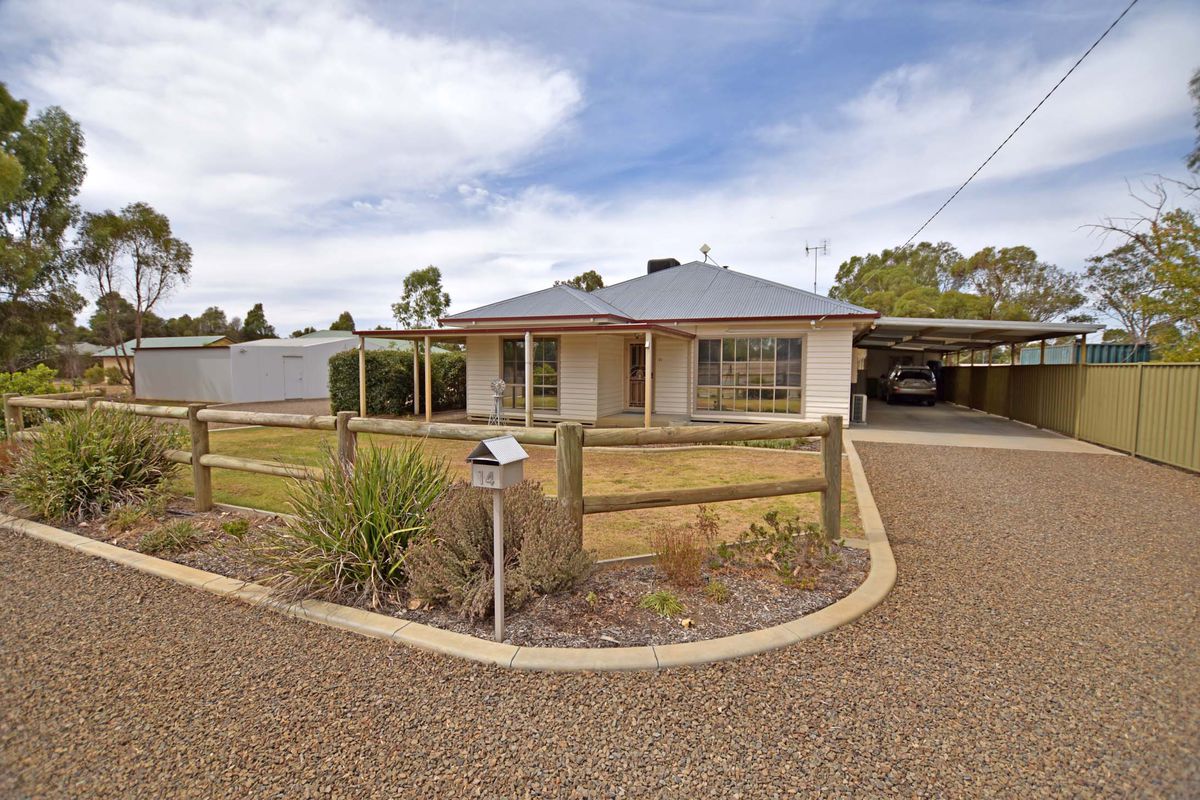 14 Weller Road, Lancaster