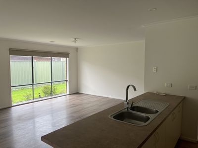 25 Dona Drive, Hoppers Crossing