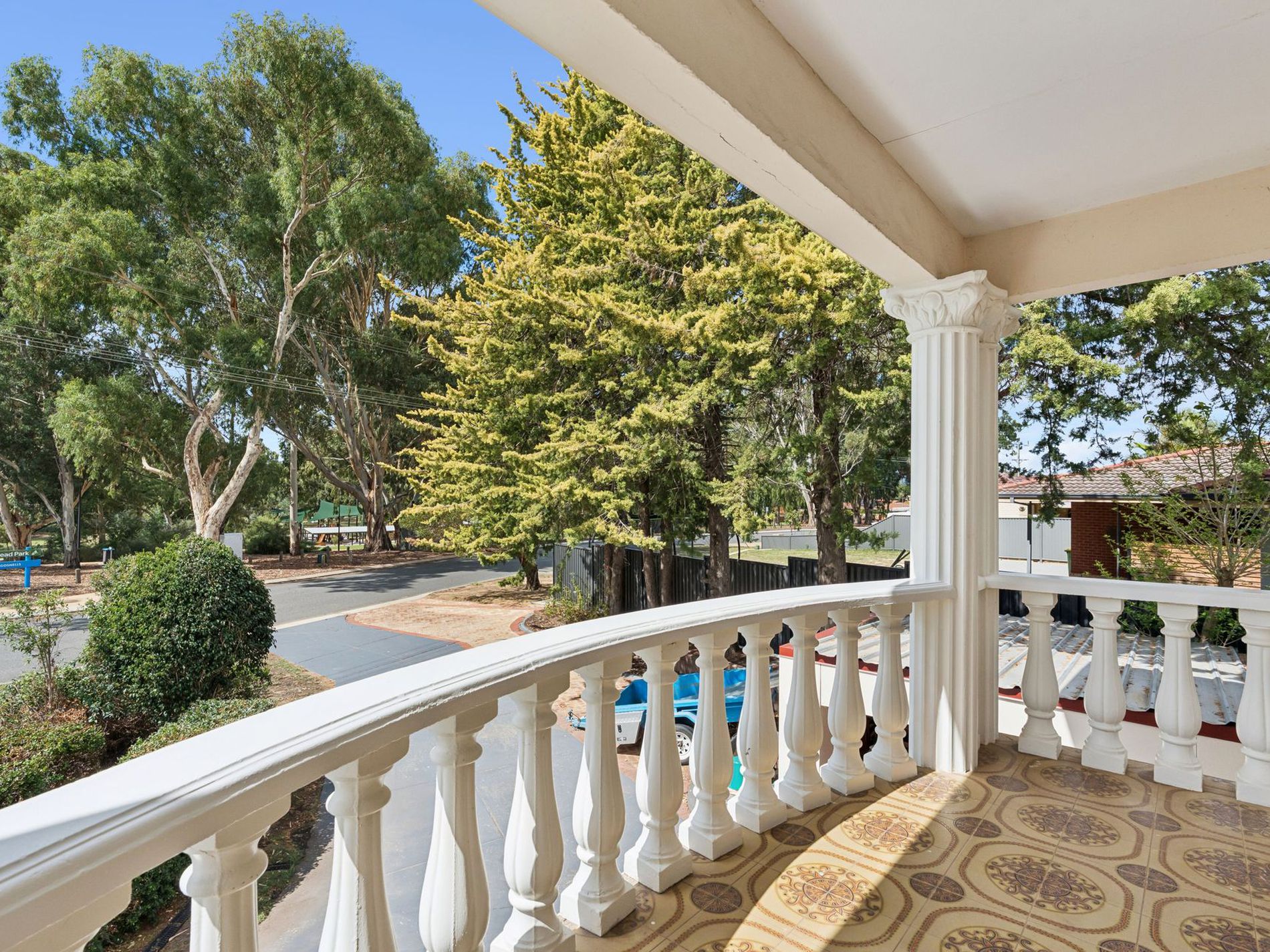 15 Glenbrook Road, Thornlie