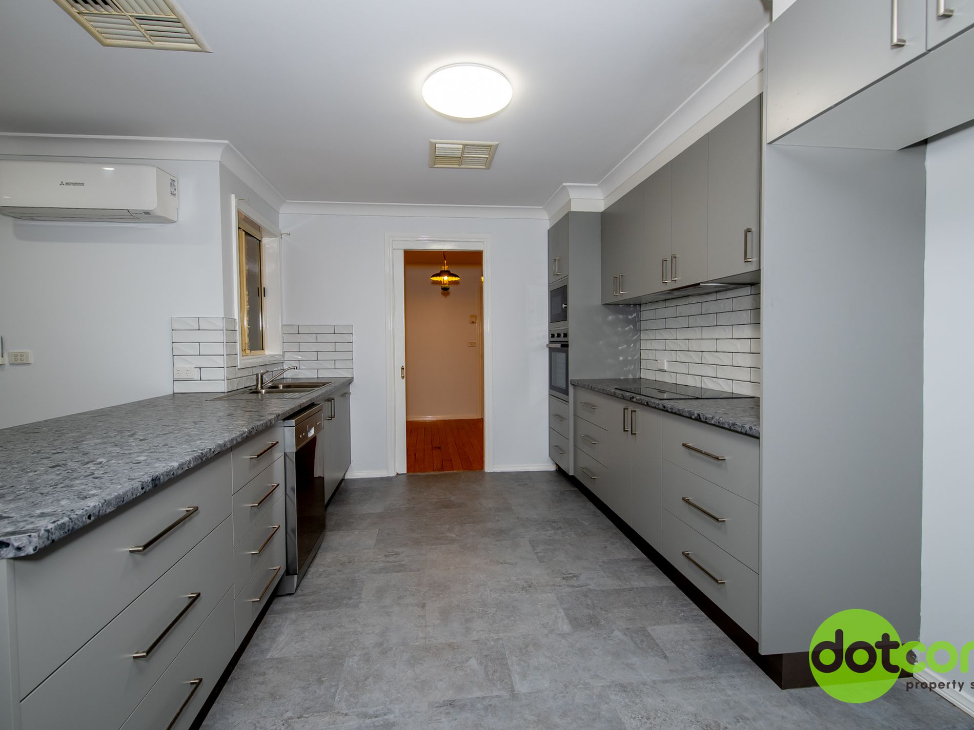 8 Hann Court, Dubbo