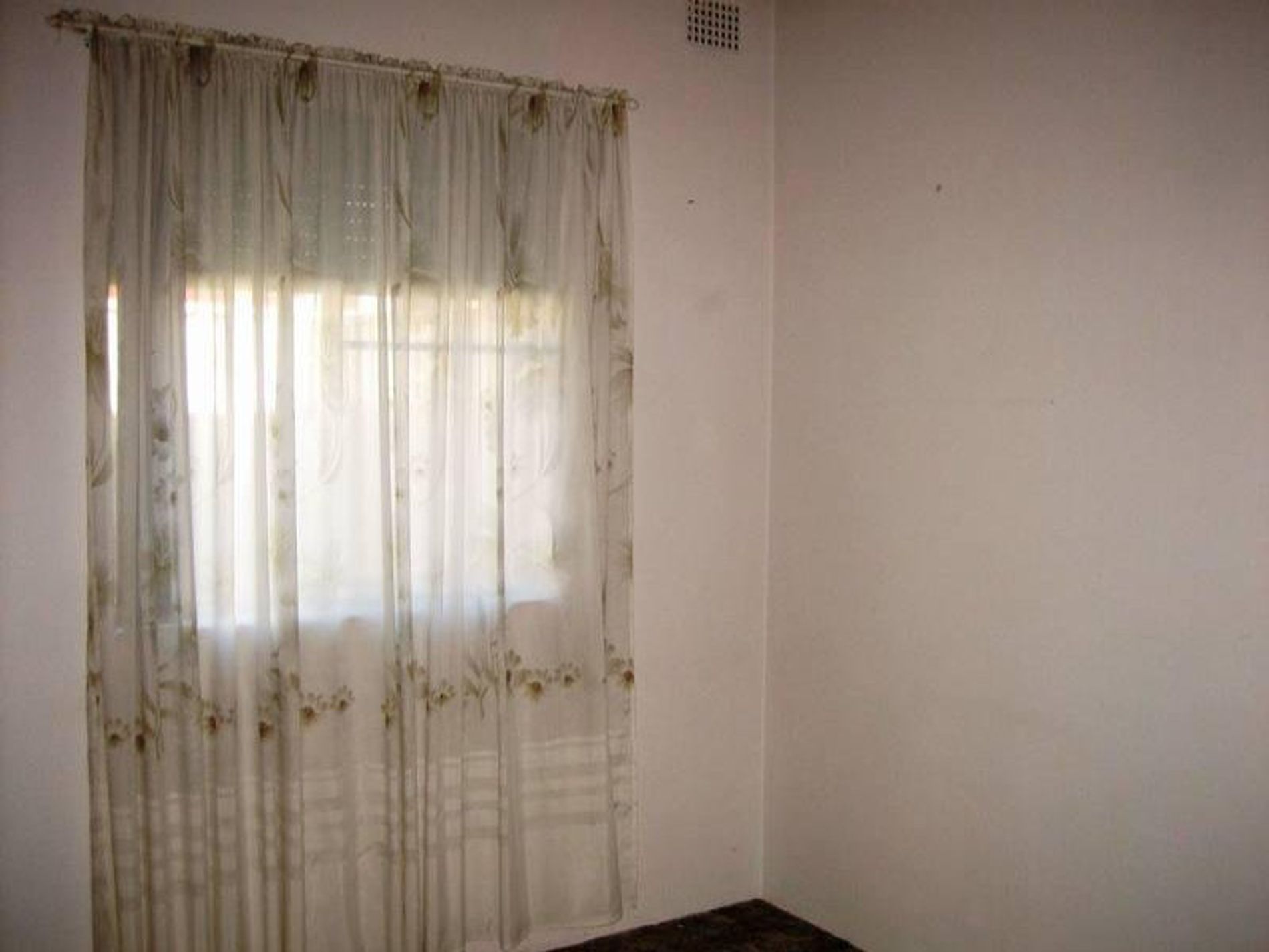 2 / 2 Denison Avenue, Barrack Heights