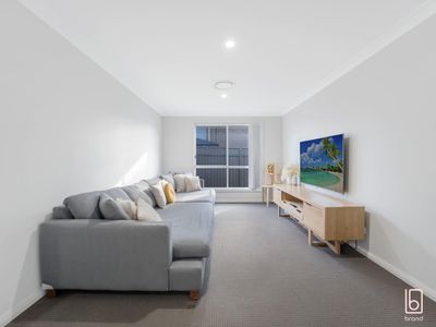 22 Grasstree Avenue, Woongarrah