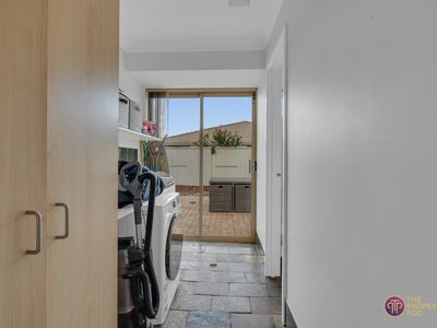 33 Redheart Drive, Thornlie