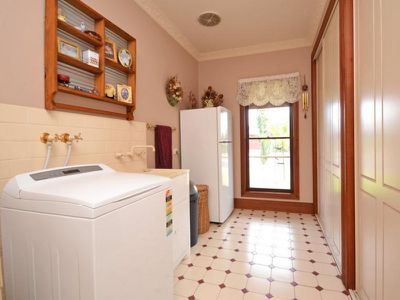 135 Barnes Boulevard, Horsham