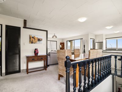 62 Easther Crescent, Kew