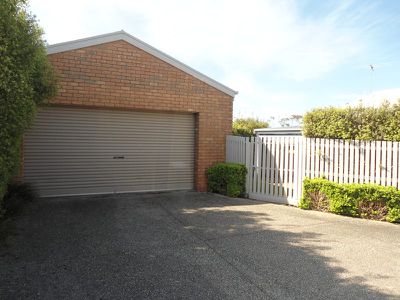 2 / 38 Wandana Drive, Wandana Heights