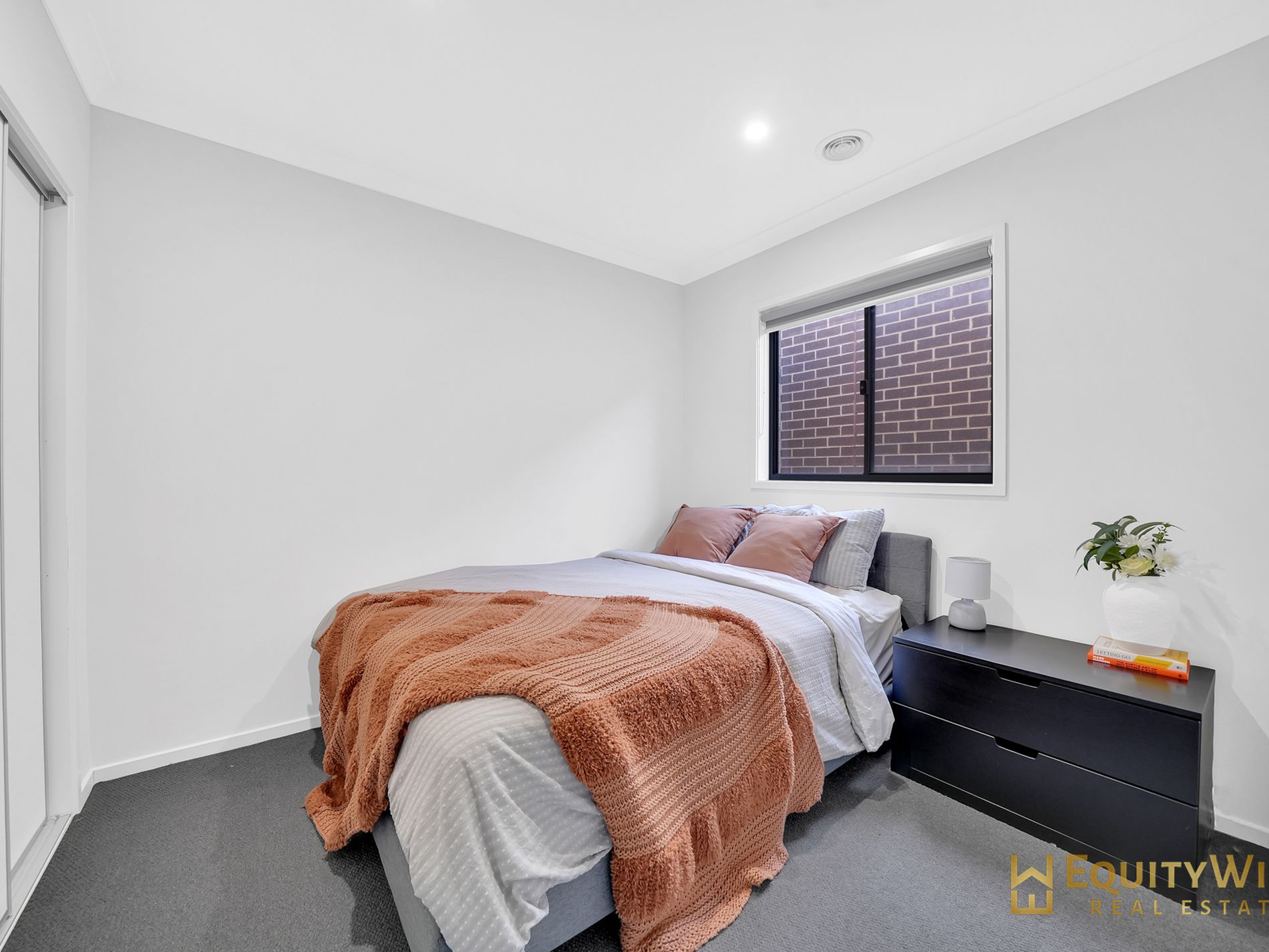 19 Moombil road, Truganina